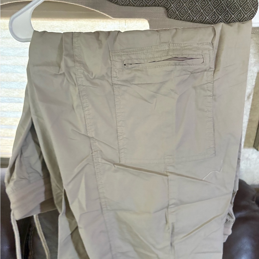 Women’s capris, size xl